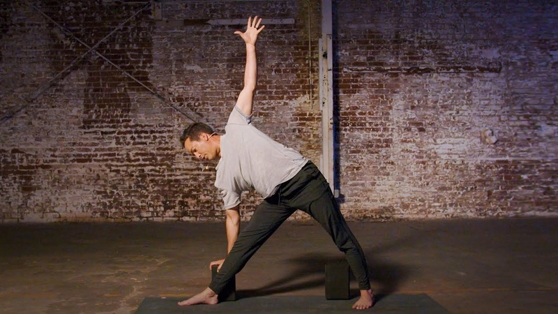 A BEGINNERS YOGA FLOW Yoga Basics, 1 (50min. ) with Travis