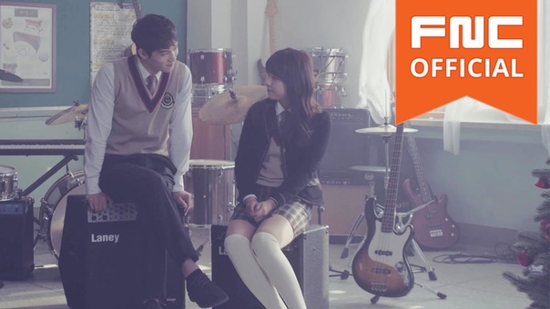 Jonghyun( CNBLUE) Juniel Love falls ( Romantic