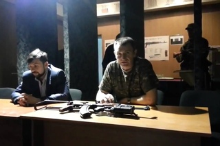 Славянск. Совещание Ополченцев в  СБУ.