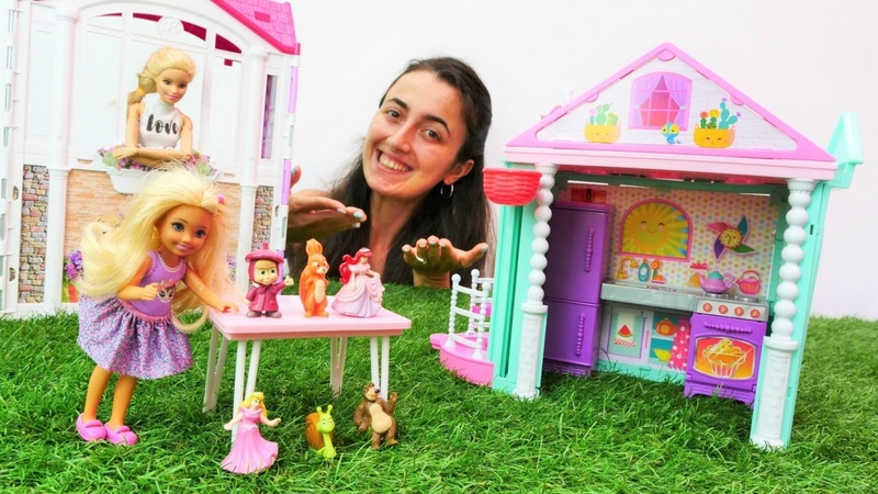Barbie oyunları. Sevcan Chelsea ic in su priz oyun evi
