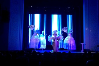 Teatro Bambola. Театрализованный вокальный номер Часы