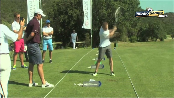 Iniesta tomó clases de golf con uno de los mejores del