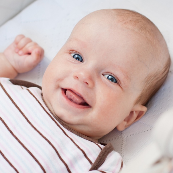 Комплекс оживления. Ребенка можно уже на первых. Питание ребенка в год. Ребенка можно уже на первых. Ребенка учат ходить.