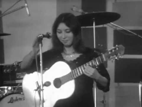 Shuly Nathan Yerushalayim shel zahav (live in France,