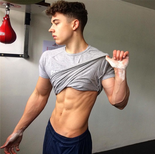 Twink raw gym mounth