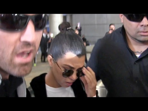 Kourtney Kardashian Visibly Upset When Asked About Kims Armed Robbery Arriving Home From